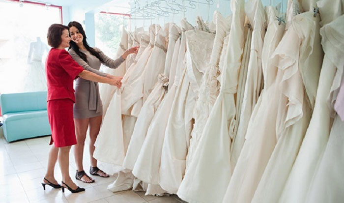 Как выбрать платье невесте с будущей свекровью