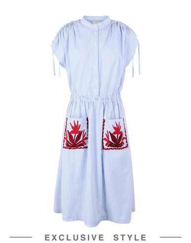 Полосатое платье без рукавов из 100% хлопка, украшенное цветочной вышивкой Калаш на карманах. Изделие входит в 
