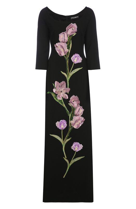 Доменико Дольче и Стефано Габбана украсили длинное вечернее платье черного цвета вышивкой в виде сиреневых �